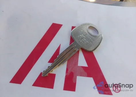 2005 Hyundai Elantra Gls/Gt from USA, damaged, VIN KMHDN46D45U184083